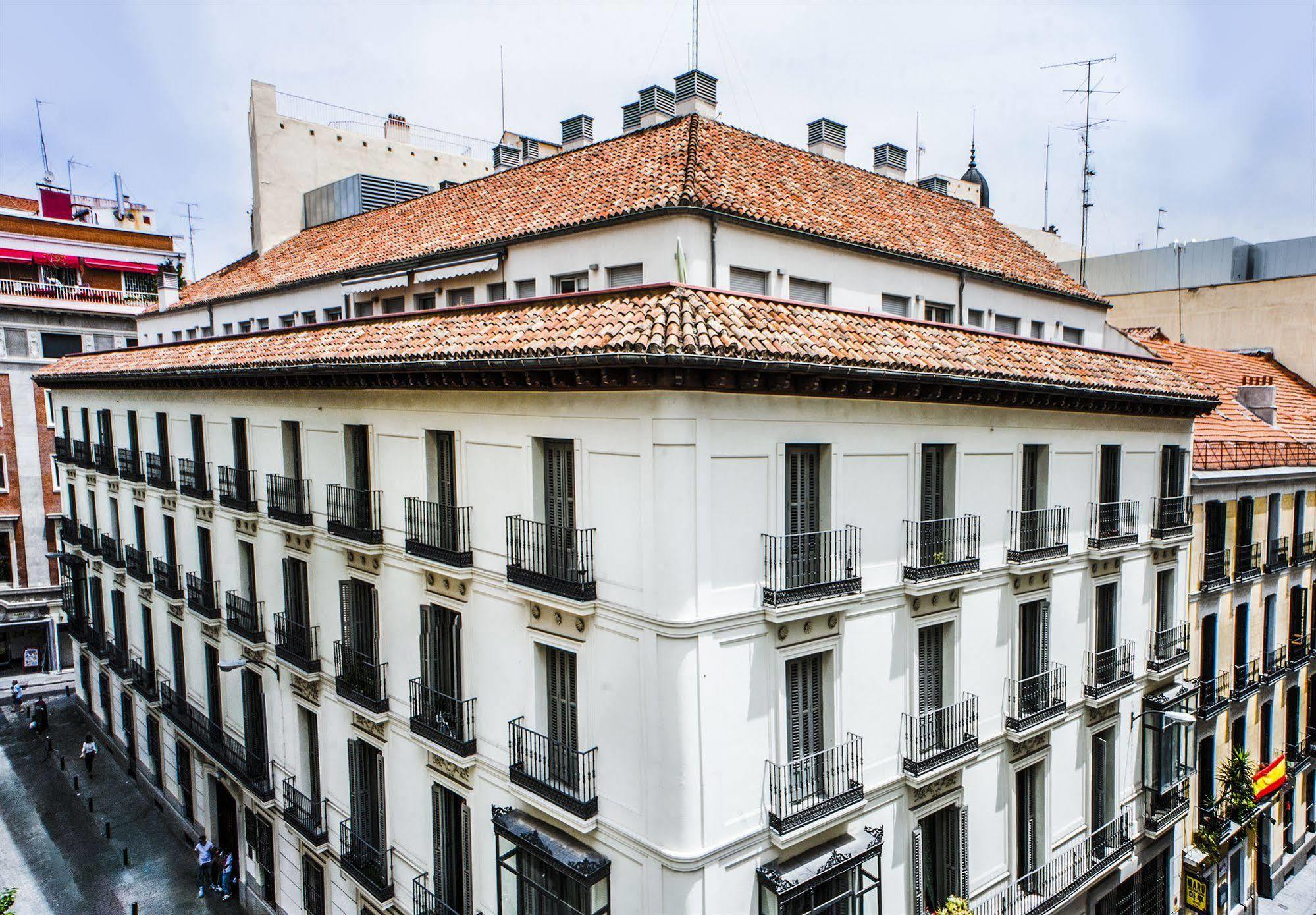 Gran Via Suites Мадрид Екстериор снимка